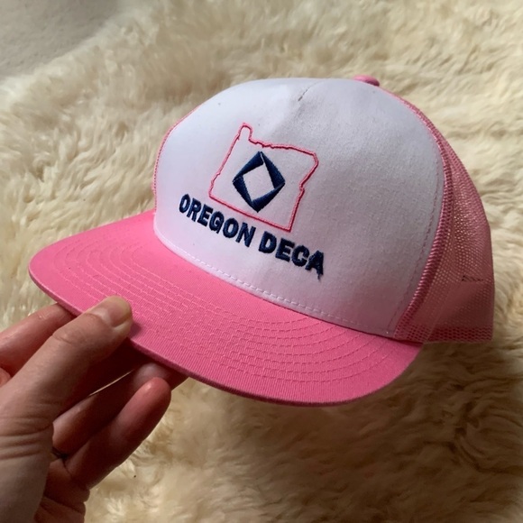 Vintage Oregon DECA Business Club Trucker Hat retro main image 4